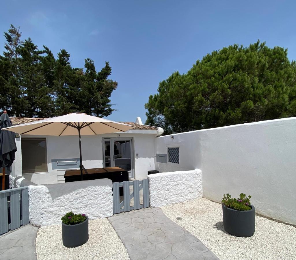 Hotel Mas Des Lys Saintes-Maries-de-la-Mer Buitenkant foto