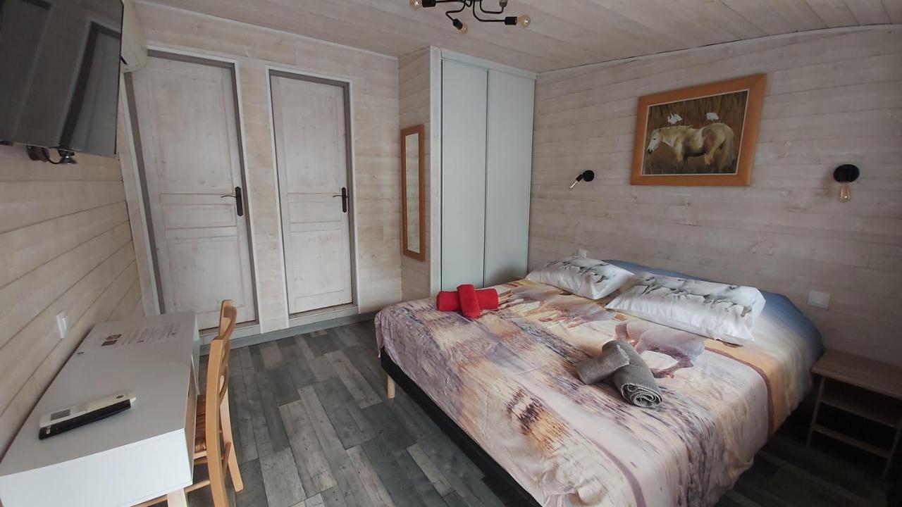 Hotel Mas Des Lys Saintes-Maries-de-la-Mer Buitenkant foto