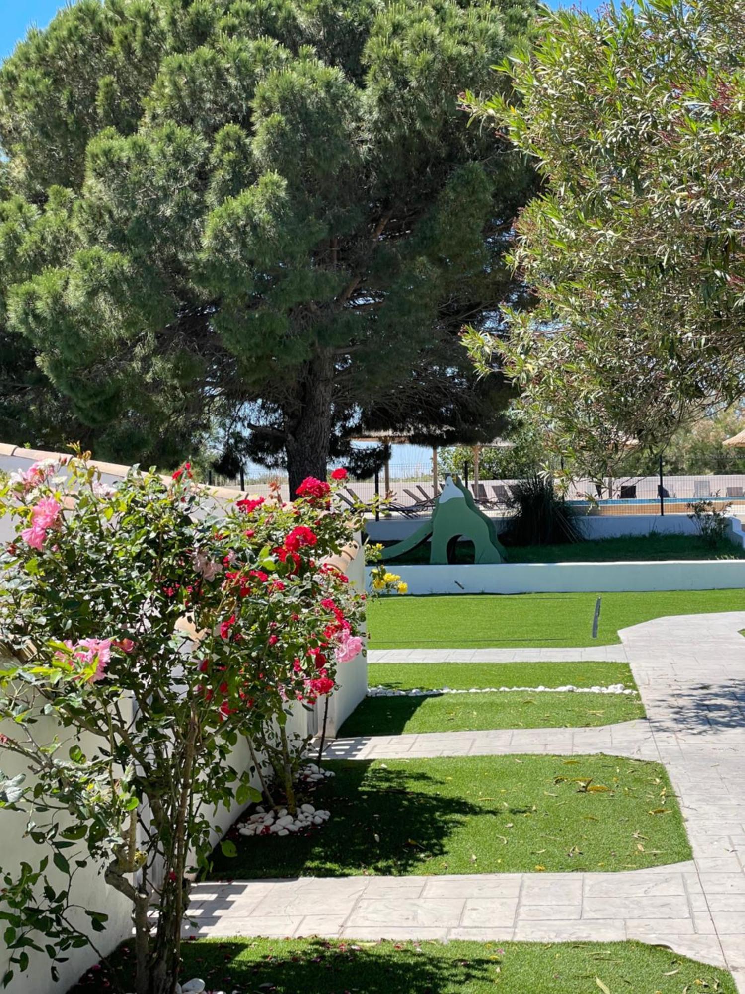 Hotel Mas Des Lys Saintes-Maries-de-la-Mer Buitenkant foto
