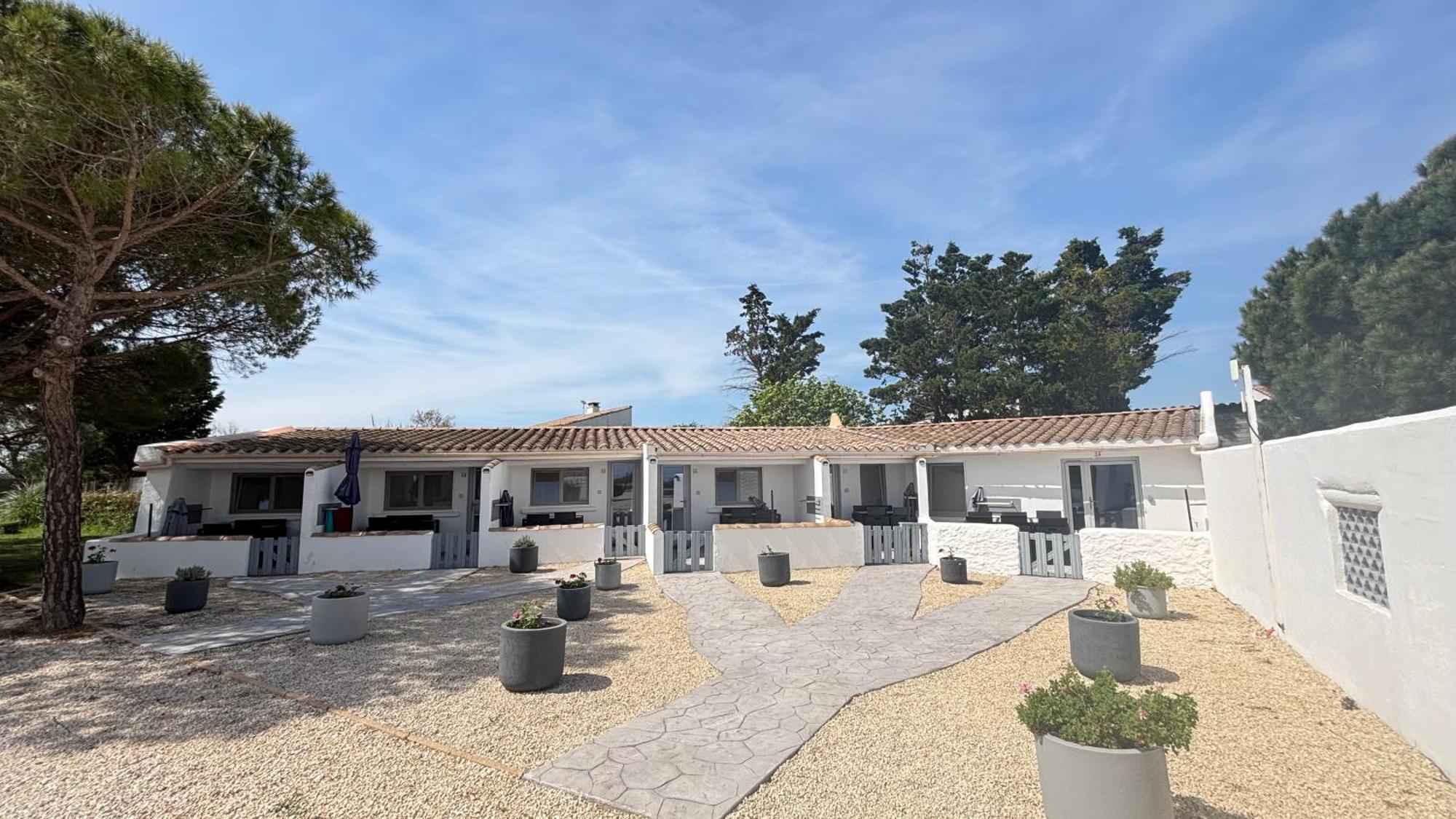 Hotel Mas Des Lys Saintes-Maries-de-la-Mer Buitenkant foto