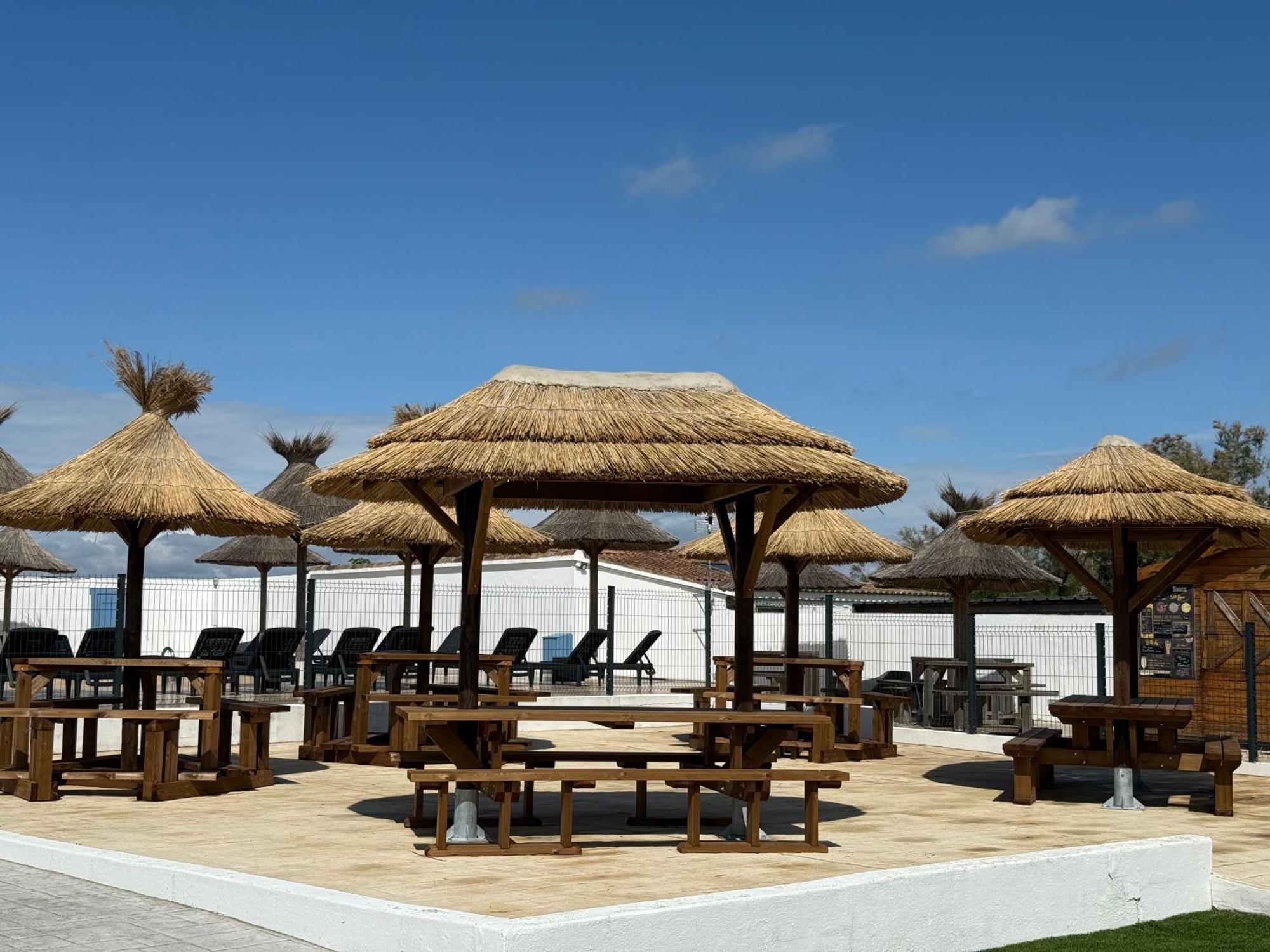 Hotel Mas Des Lys Saintes-Maries-de-la-Mer Buitenkant foto